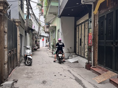 Mặt ngõ thông - nhà cũ chỉ cần sơn lại là đẹp - giá gia lộc 4