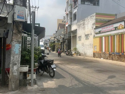 Bán gấp nhà mặt phố vip  12x20    mặt tiền hà chương, q.12 gía rẻ 1
