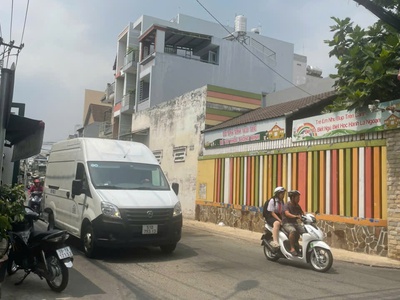 Bán gấp nhà mặt phố vip  12x20    mặt tiền hà chương, q.12 gía rẻ 0