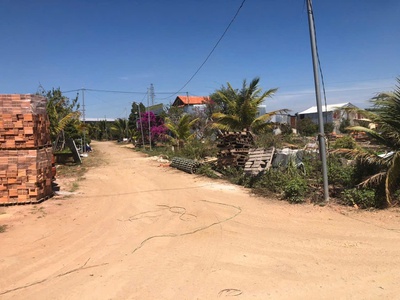 Bán 105m2 đất full thổ cư 790tr  xã phú hội - đức trọng , lâm đồng 0