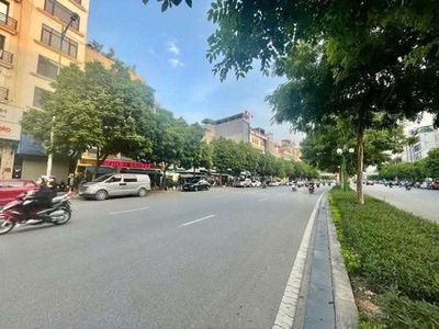 Bán nhà phân lô nguyễn văn huyên, ôtô tránh, kinh doanh bất chấp, 56m2 chỉ 18 tỷ 3