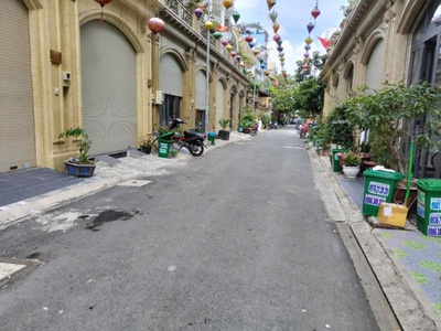 Bán gấp nhà đ số 8 khu phân lô cao cấp 68m2 hẻm 10m 4 tầng nhỉnh 5 tỷ 0