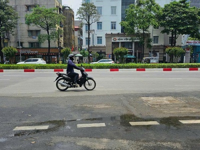 18 tỷ - bán nhà phân lô nguyễn chí thanh - ô tô tránh kinh doanh - 50m ra mặt phố 3