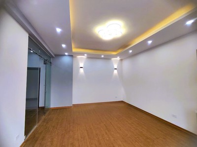 Bán căn hộ 2PN 86m2   Nhà mới đẹp - Đối diện công viên Hòa Bình 1