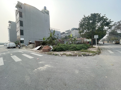 Lô góc 122,6m2 đất đấu giá phường Cự Khối - Mặt phố Hoa Động đường rộng 17m, ngay cạnh trường học 3