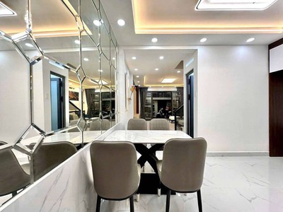 Bán nhà đẹp Quận 7 - Diện tích: 4,3 x 14m.- Giá: 6Ty2 9