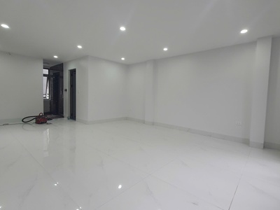 Chính chủ cho thuê mặt bằng kinh doanh, văn phòng mặt đường Âu Cơ, Tây Hồ, HN 1