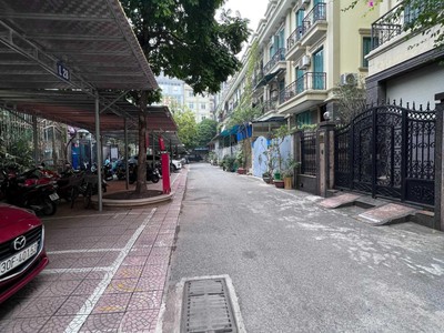 Villa  4 tầng đơn lập, thấp tầng mỹ đình sông đà, diện tích 195m2, bảo vệ 24/24, vip toàn quan chức 3