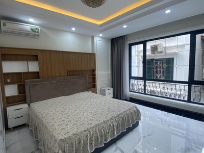 Bán nhà ngõ 106 hoàng quốc việt 50 m2, 6 tầng có thang máy, ngõ thông, 2 ô tô tránh 2