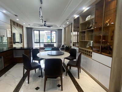 Bán nhà ngõ 106 hoàng quốc việt 50 m2, 6 tầng có thang máy, ngõ thông, 2 ô tô tránh 3