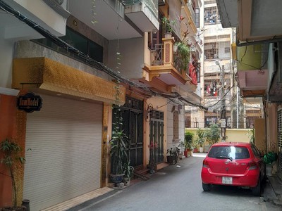 Nhà bán nguyễn chí thanh đống đa 40m 5 tầng, khu phân lô ô tô tránh -18 tỷ 0