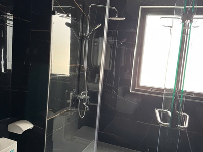 Biển nguyễn tất thành, nhà 3 tầng mới xây nội thất châu âu siêu đẹp, 300m, gần  khu vui chơi 3