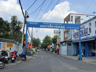 Bán nhà phố góc 2 mặt tiền linh xuân, thủ đức   diện tích lớn, 4