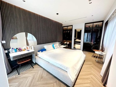 Bán tòa vp mặt phố tôn thất tùng, 103m2, 9 tầng 1 hầm thang máy, mặt tiền 6m, nhỉnh 55 tỷ, kd đỉnh 1