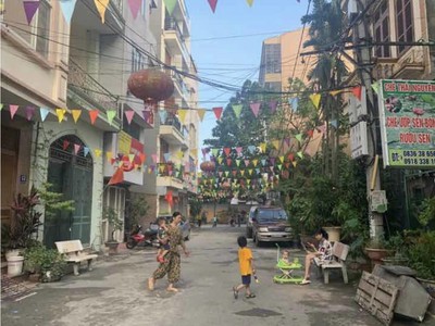 Nhà 8 tầng thang máy đường đôi phú thượng hàng xóm ciputra, ô tô vào nhà, dt 80m2, mt 7m, giá chỉ 3