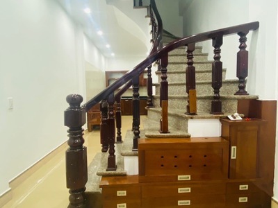Bán nhà đẹp ở ngay ngõ 264 ngọc thuỵ - dân xây - ô tô - 40m2 nhỉnh 5 tỷ   thương l:ượng 2