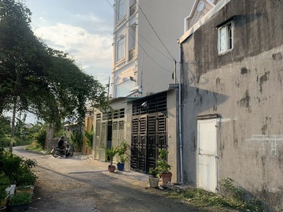 Bán đất cách mặt tiền 30m vươn lài phường an phú đông q12, sổ vuông nở hậu, cho phép xây nhà 4 2