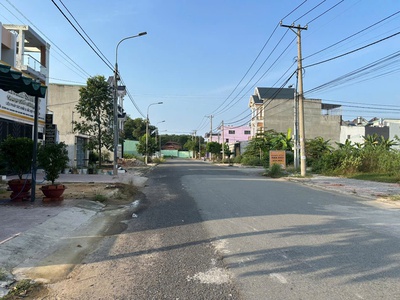 Bán nhà lầu đẹp, kdc thạnh phú, đường nhựa bàn cờ chỉ 2ty380 3
