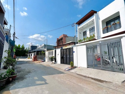 Nhà lầu siêu sang, sổ riêng thổ cư gần kcn thạnh phú, chỉ 2tỷ250 4