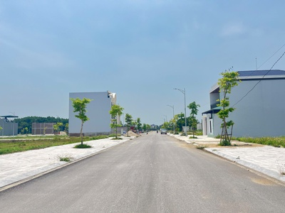 Chính chủ bán lô đất đẹp   ngay trung tâm phường hải hoà  nghi sơn, thanh hóa cách biển 500m. lh 0