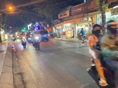 Bán nhà mặt tiền 4x20m giá 9,5 tỷ đường nguyễn văn quá 1