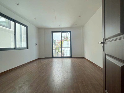 Cần bán nhà gấp phố hồng hà, có sân để xe, nhà thoáng, tiện ích đa dạng. 2