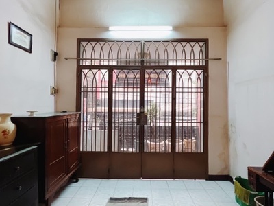 Chính chủ bán căn mặt tiền - xe hơi đến cửa- gaio thông thuận tiện qua quận 1 và q7 chỉ 3 phút. 4