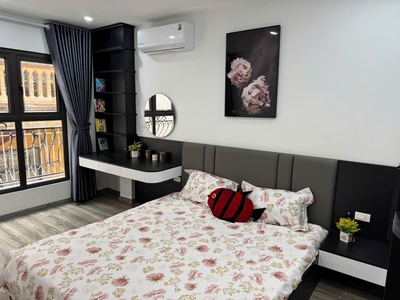 Siêu phẩm tây hồ- 5 tầng thang máy- tặng full nội thất xịn- ô tô qua ngõ chạy vòng quanh 1