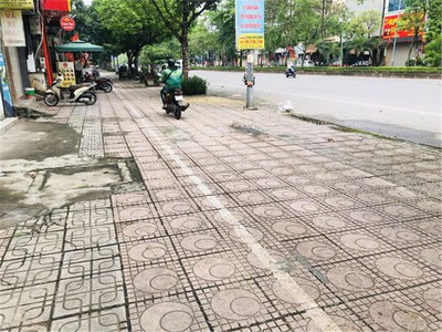 Mặt phố ngô gia tự 190m,3 tầng,mt 8m,nở hậu,1 mặt dg 40m và 1mặt ngõ ôtô tránh,kd đỉnh,47 tỷ 2