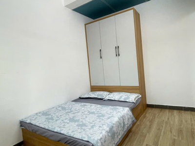 Bán căn hộ d7.xx  toà d  dt 52m2 giá 1 tỷ 685, bao thuế phi lh e hong 1