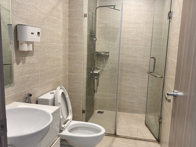 Chính chủ bán căn hộ 2pn 62m tòa s4, full nội thất, sẵn sổ, giá nhỉnh 4 tỷ 3