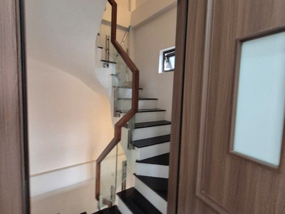 Bán nhà đẹp phố trạm 38m2 nhỉnh 6 tỷ   ngõ nông, gần phố, ở sướng 1