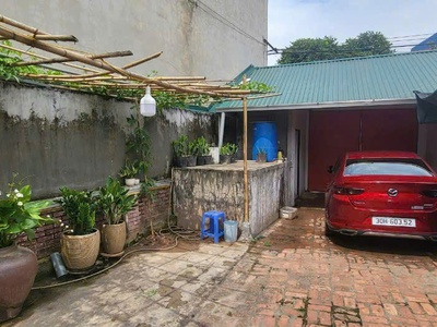 Đã tách thành 2 lô 96.4 m2 và 85.5 m2  - đ/c : chúc đồng - thụy hương - chương mỹ - hà nội. 2
