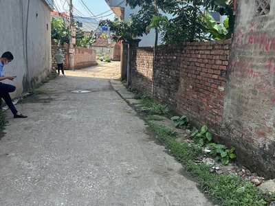 Đã tách thành 2 lô 96.4 m2 và 85.5 m2  - đ/c : chúc đồng - thụy hương - chương mỹ - hà nội. 3