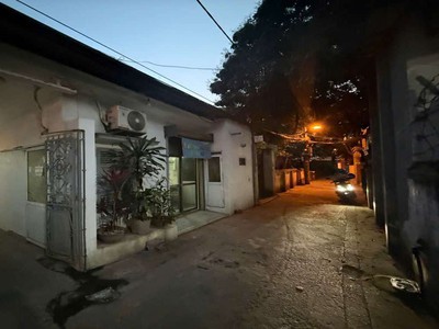 Bán nhà c4 ở ngọc thụy long biên rộng 52m, mặt tiền 6m nở hậu nhẹ ngõ nông oto vào 9 tỷ 4