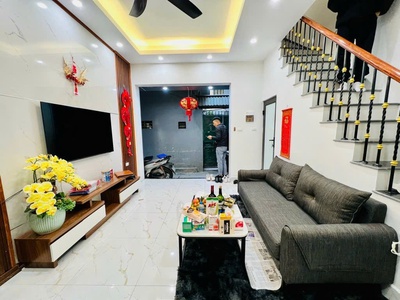 Nhà đẹp - ngõ thông - cách mặt phố 15m - kinh doanh online - sát công viên giá 5 tỷ 950 triệu 0