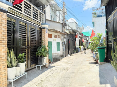 Bán Gấp Nhà Phố Đường Nguyễn Trãi Dĩ An Gần Chợ Xóm Vắng 1