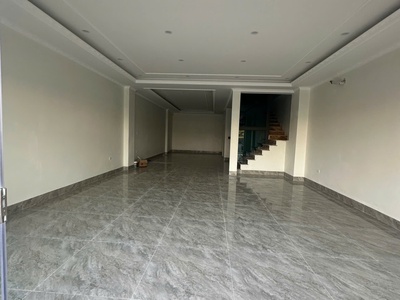 Chính chủ cho thuê nhà 5 tầng nguyên căn,ổn định, lâu dài - vị trí đắc địa nhất Trâu Quỳ. 2