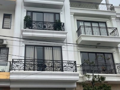 Bán Nhà 5 Tầng Sau Lideco Trần Hưng Đạo DT:40.5m2 Oto Đỗ Cửa 1