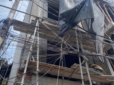 Bán Nhà 5 Tầng Sau Lideco Trần Hưng Đạo DT:40.5m2 Oto Đỗ Cửa 2