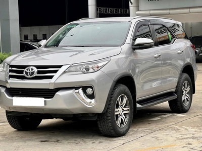 Bán xe Toyota Fortuner 2.4G 4x2 AT 2020, màu bạc. 5