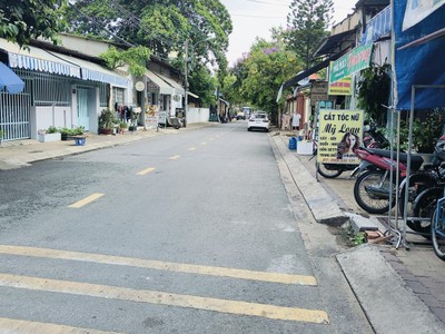Bán nhà mặt phố trịnh hoài đức, q.9, 52m , 2 tầng, 4.5 tỷ, sổ hồng 4