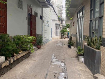Bán nhà ngang 5m có sổ, phường phước tân, nha trang dt: 51,2m2 ngang 5m 4