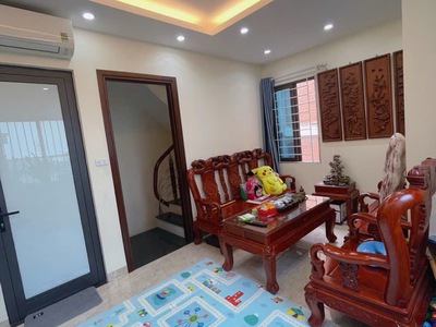 Bán nhà đẹp gia quất - lô góc -ô tô 7 chõ đỗ cửa- kinh doanh - 5 tầng nhỉnh7 tỷ 1