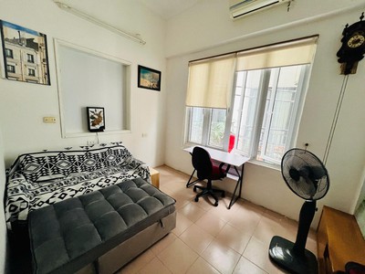 Bán nhà trần thái tông, cầu giấy, gần phố, 40m2, 3 tầng, mt 6.8m, chỉ 8.8 tỷ 0
