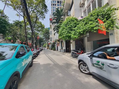 Hiếm hai bà trưng, nhà đẹp, dân xây, gara, ngõ thông, kinh doanh , sổ hoa hậu nhỉnh 9 tỷ 0965549363 0