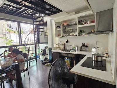 Hiếm nguyễn chí thanh - phân lô bàn cờ - ô tô tránh   45m 6t   18 tỷ- đang kinh doanh spa 3