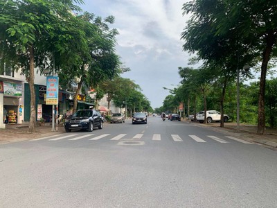 Bán đất mặt phố phúc lợi, long biên trục đường đẹp nhất khu kd sầm uất vỉa hè 3 oto tránh 3
