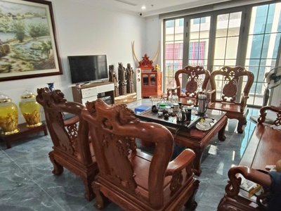 Bán mặt phố bạch mai 5 tầng 39m2, mặt tiền rộng - kinh doanh, vỉa hè đá bóng. giá chỉ 18 tỷ 2