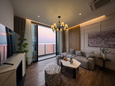 Giảm 20 tỷ - bán gấp nhà mặt phố căn góc tây hồ 215m    7,5 tầng, mặt tiền 14m 0